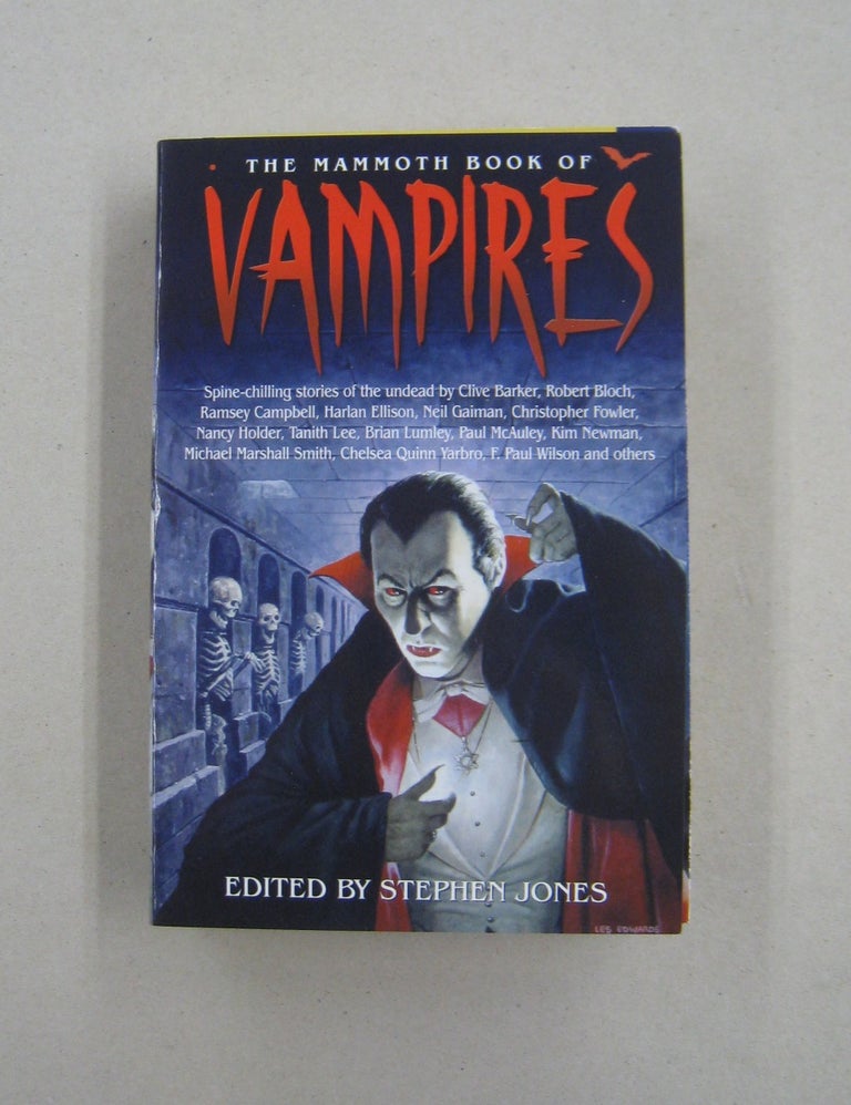 Item #59186 The Mammoth Book of Vampires. Stephen Jones.