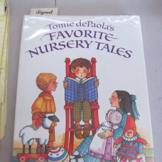 Item #66111 Tomie dePaola's Favorite Nursery Tales. Tomie dePaola