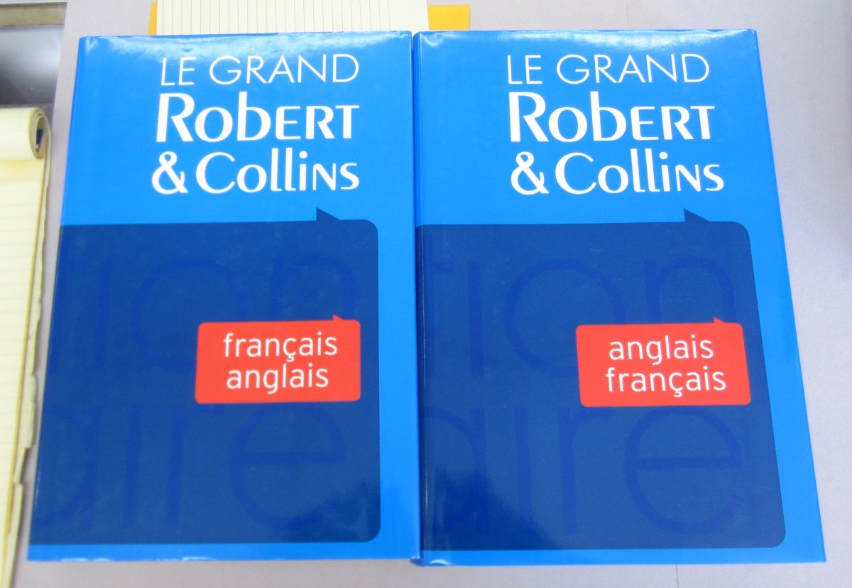 Inglês Tradução de AILLEURS  Collins Dicionário Francês-Inglês