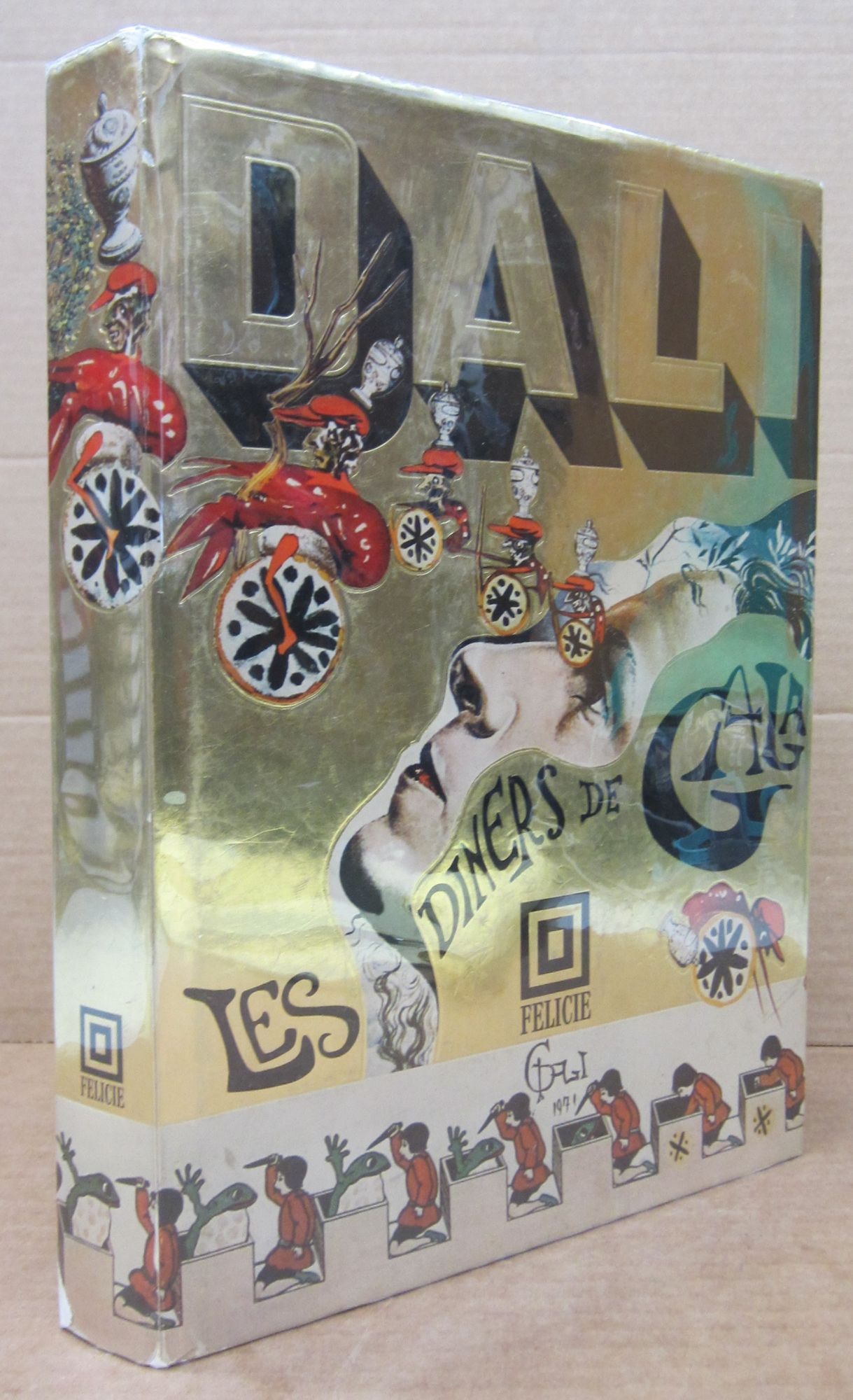 Les diners de Gala | Dali with, Captain J. Peter Moore | First