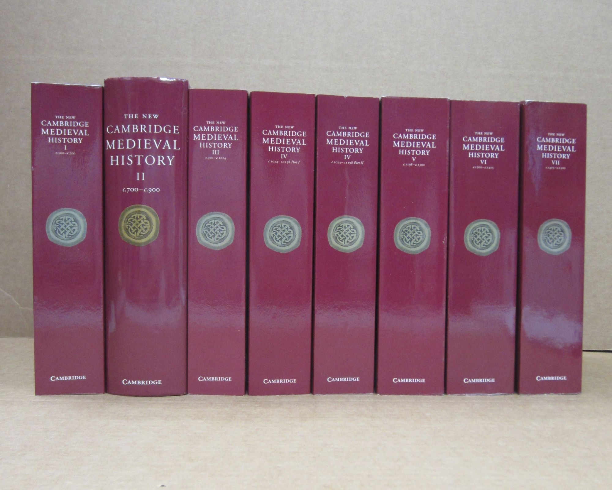 The New Cambridge Medieval History 8 parts in 7 volumes Complete