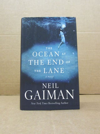 Item #87321 The Ocean at the End of the Lane. Neil Gaiman